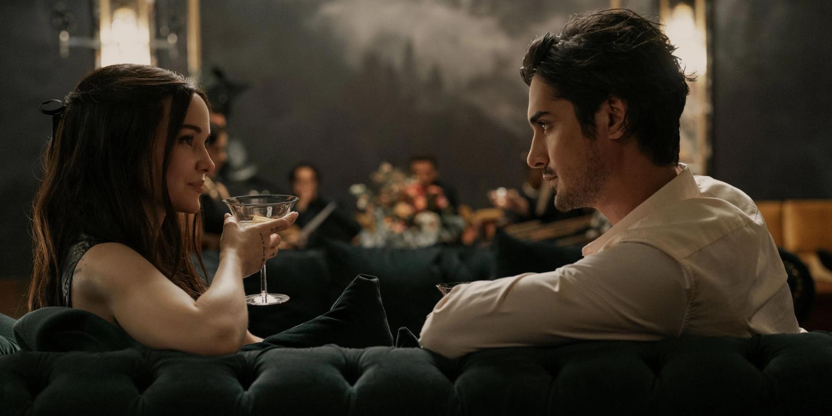 Dove Cameron og Avan Jogia i 56 Days