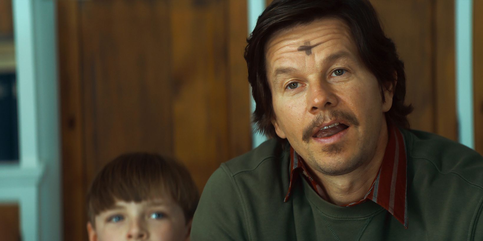 Mark Wahlberg i Father Stu