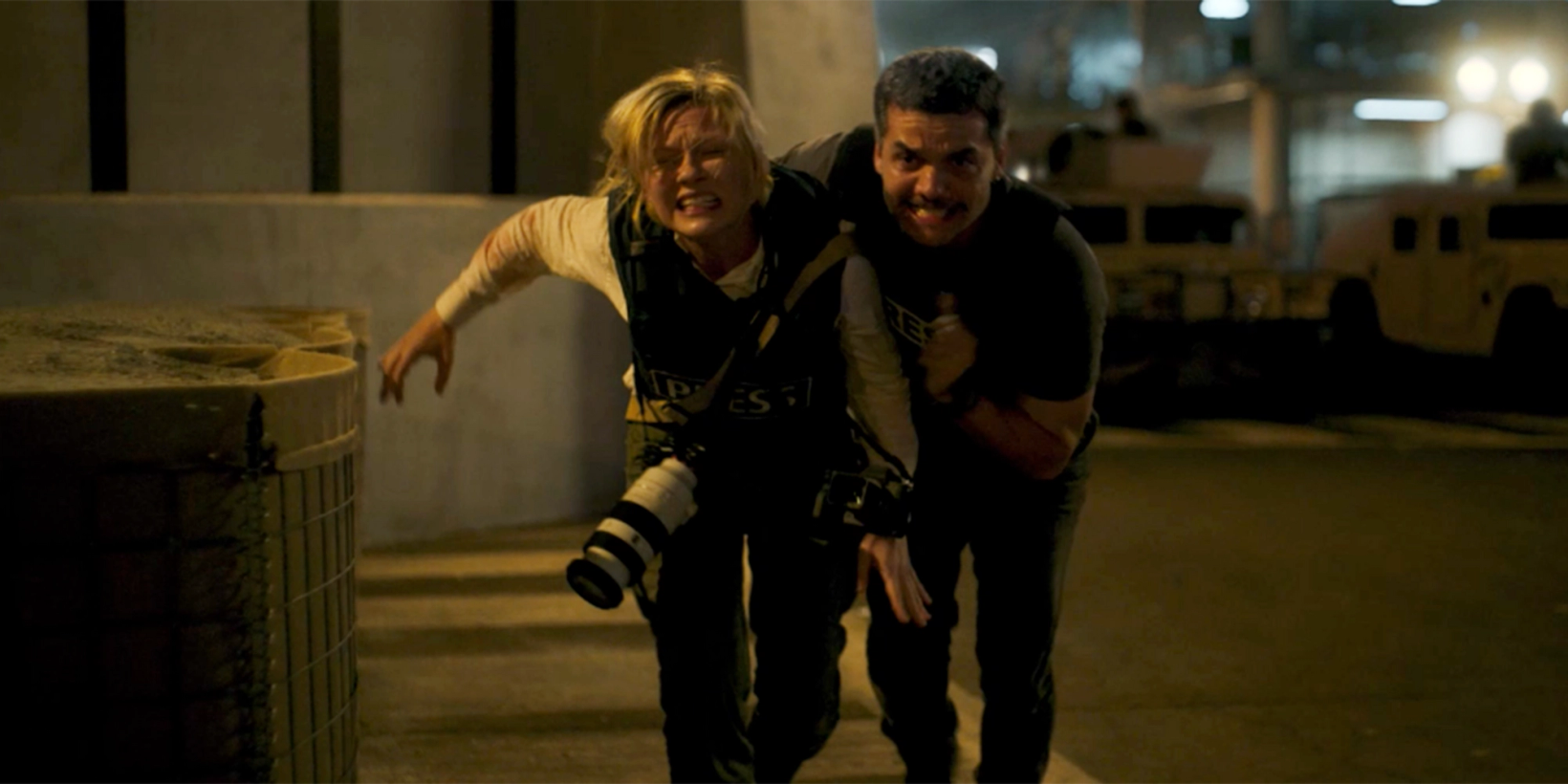 Kirsten Dunst og Wagner Moura i Civil War
