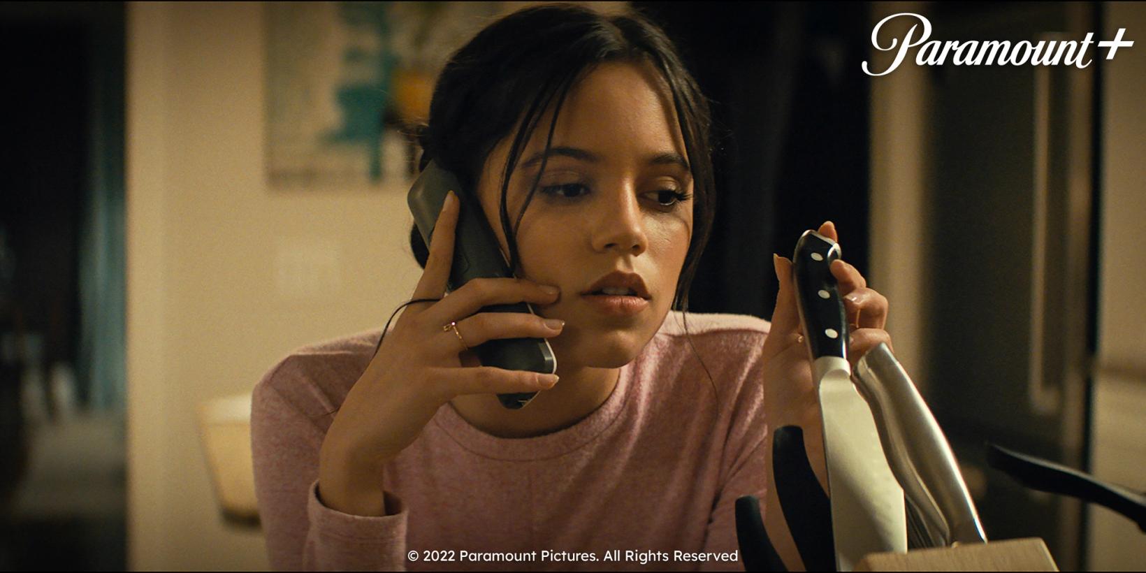 Scream (2022) med Paramount+-logo og legal lines