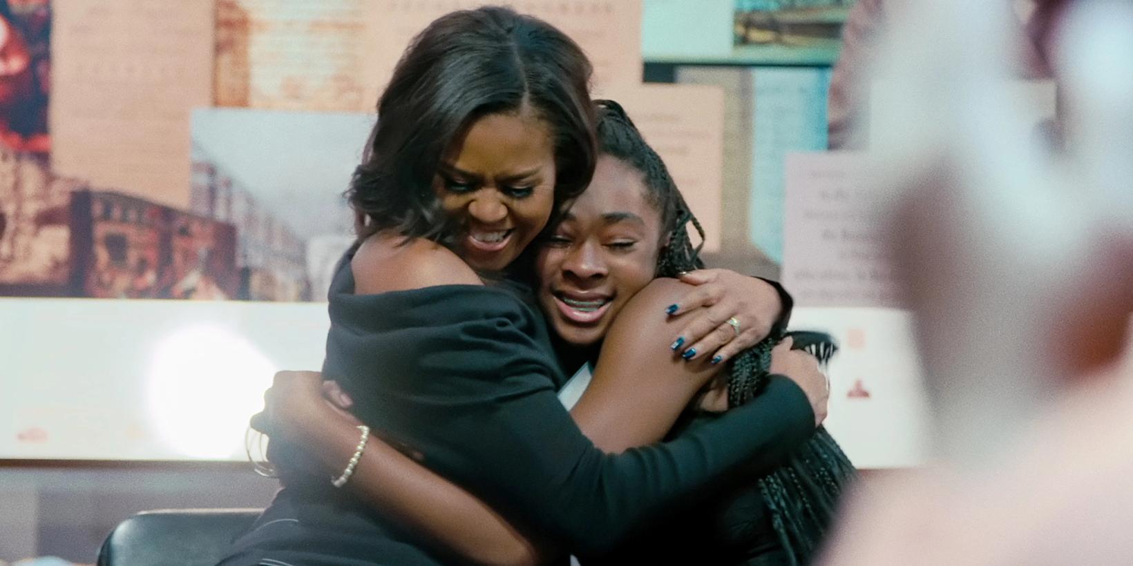 Michelle og Malia Obama i Becoming