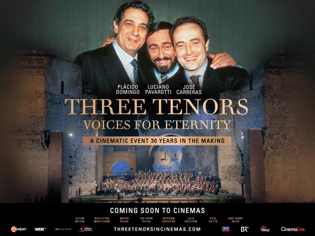 Jose Carreras, Placido Domingo, Luciano Pavarotti are posing for a picture