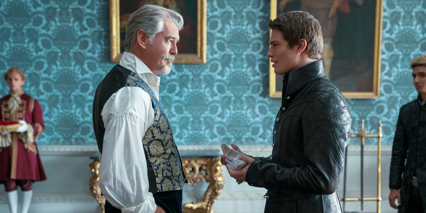 Pierce Brosnan i Cinderella (2021)