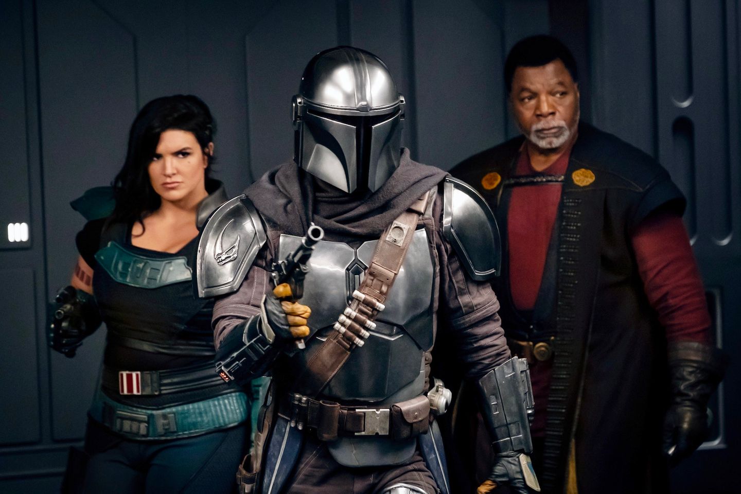 Gina Carano, Pedro Pascal og Carl Weathers i The Mandalorian sesong 2