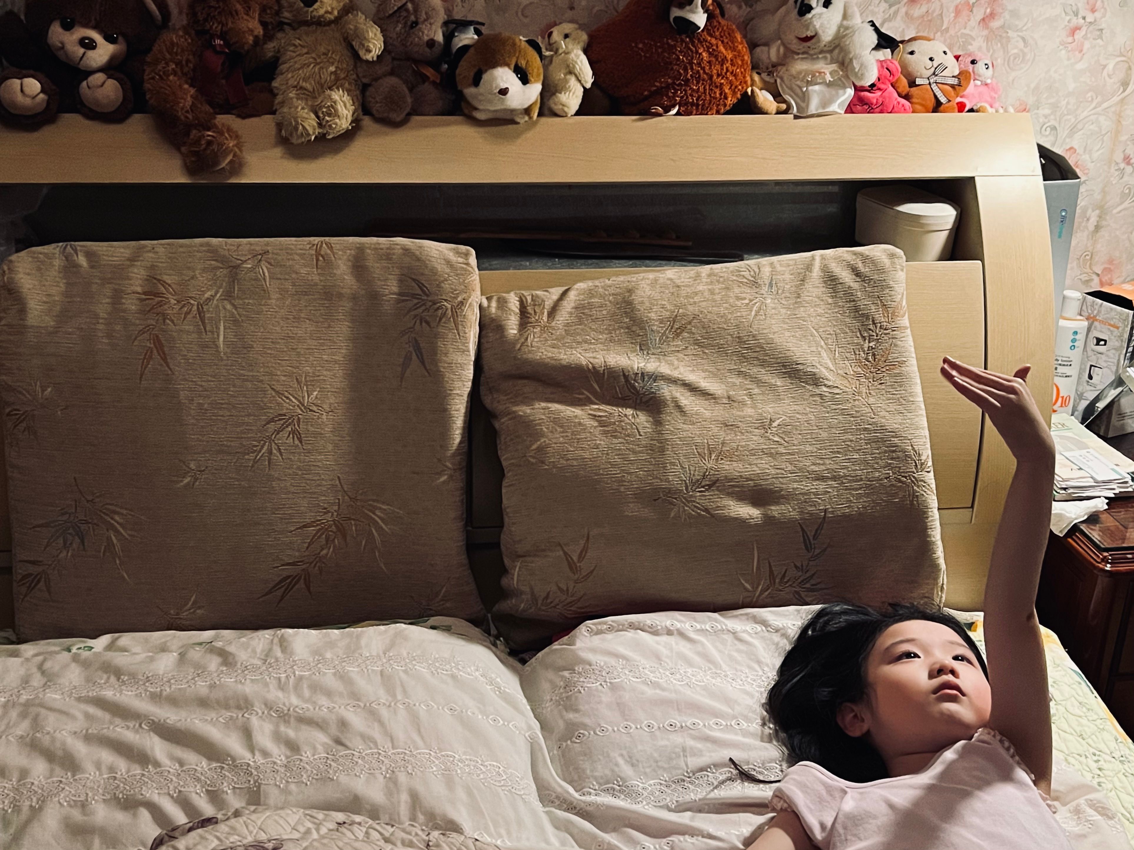 Bilde fra 'Left-Handed Girl'