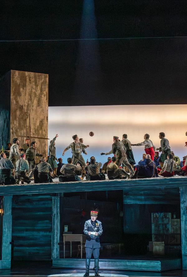 Bilde fra 'The Met Opera: SILENT NIGHT (Music by Kevin Puts / Libretto by Mark Campbell)'