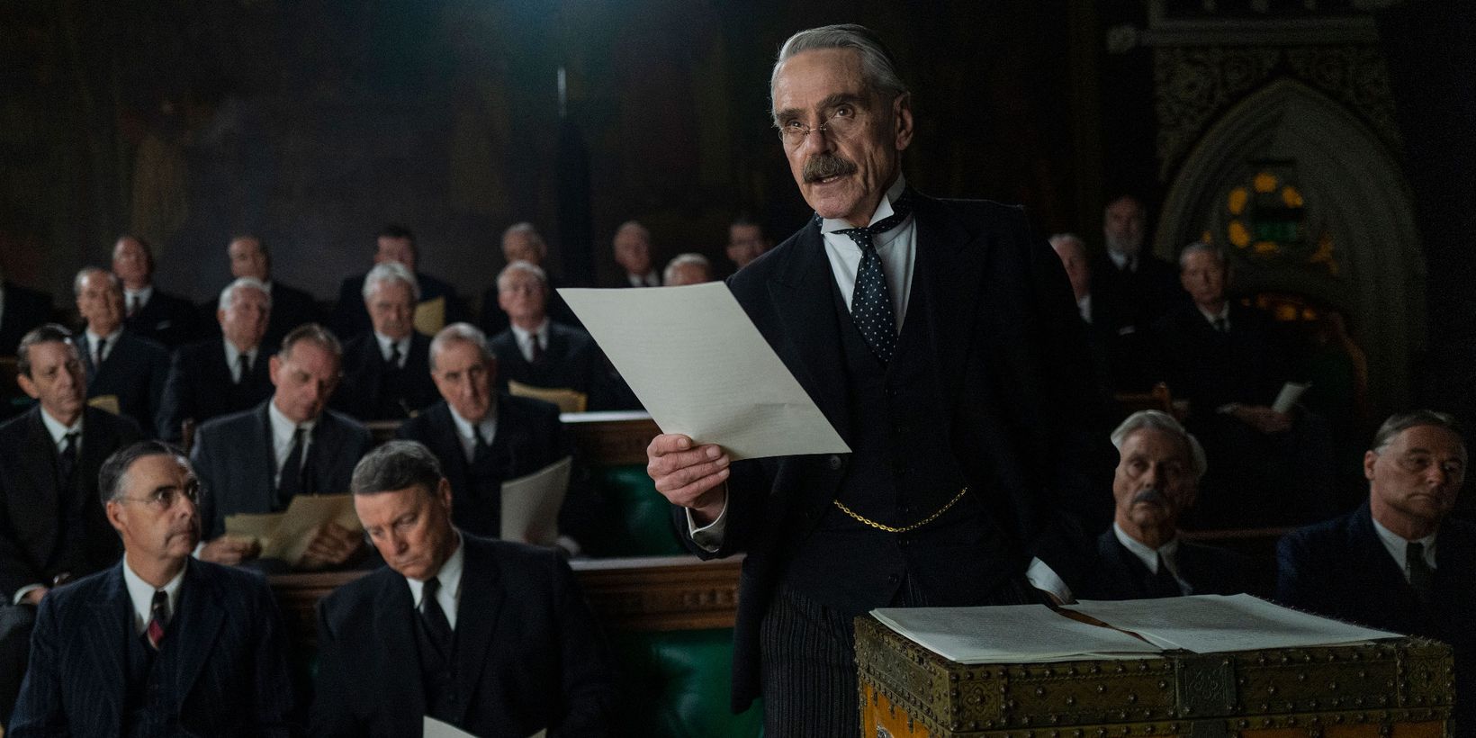 Jeremy Irons i Munich - The Edge of War