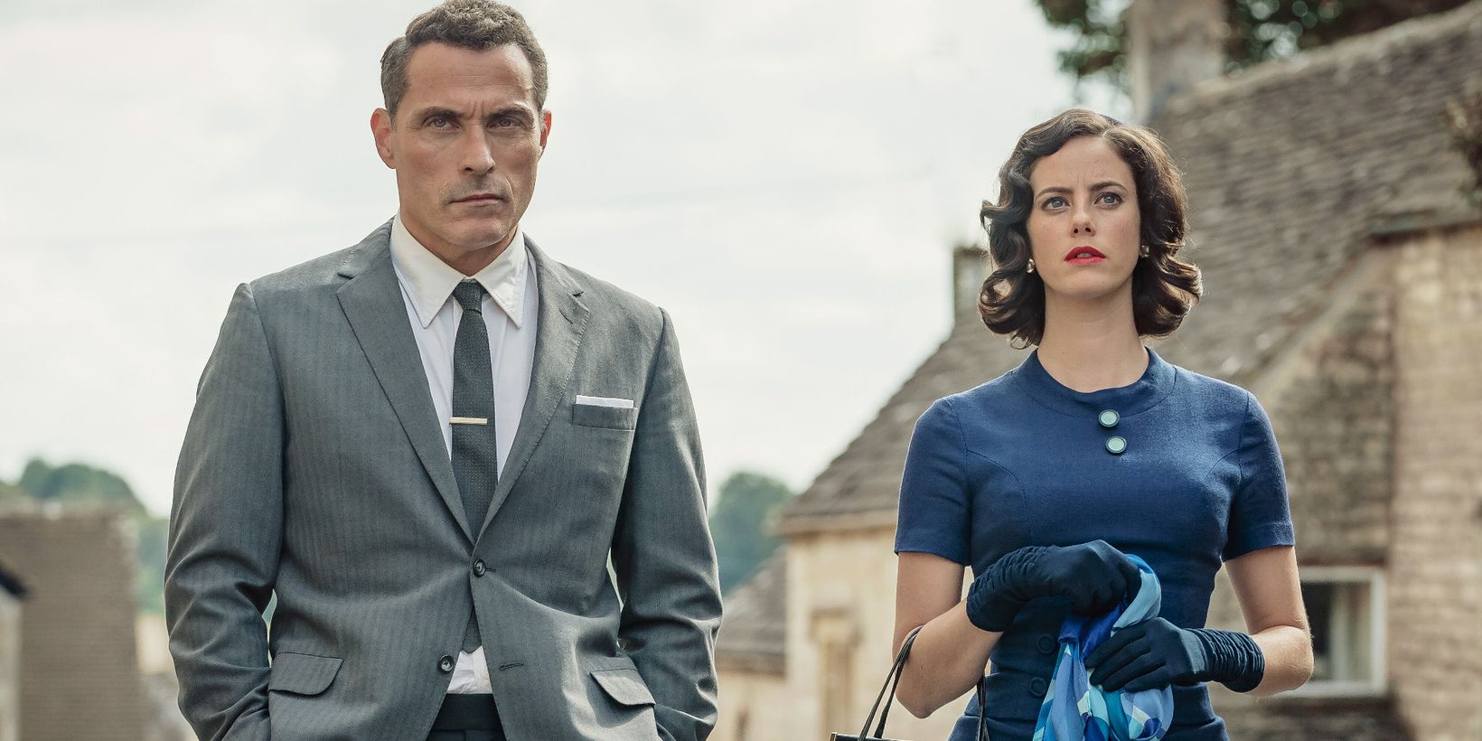 Rufus Sewell og Kaya Scodelario i The Pale Horse