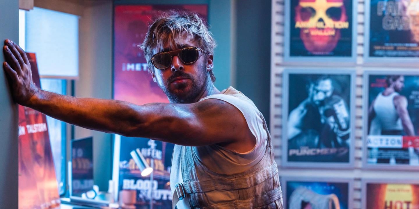 Ryan Gosling med solbriller og tanktop i actionkomedien The Fall Guy
