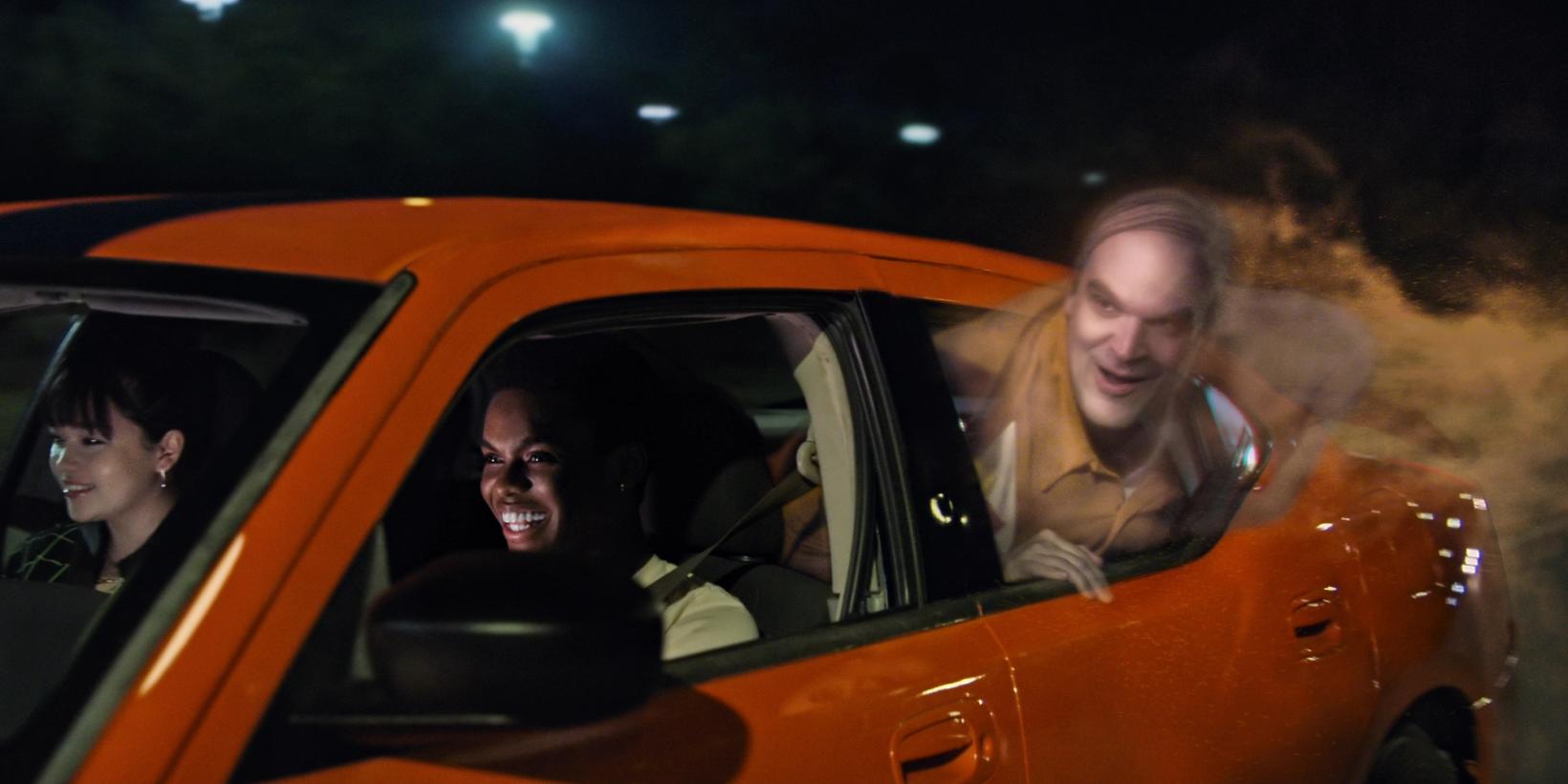 David Harbour i We Have a Ghost