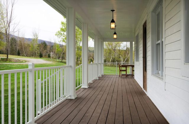 The Four Major Types of Aluminum Rails You Can Have in Your Home