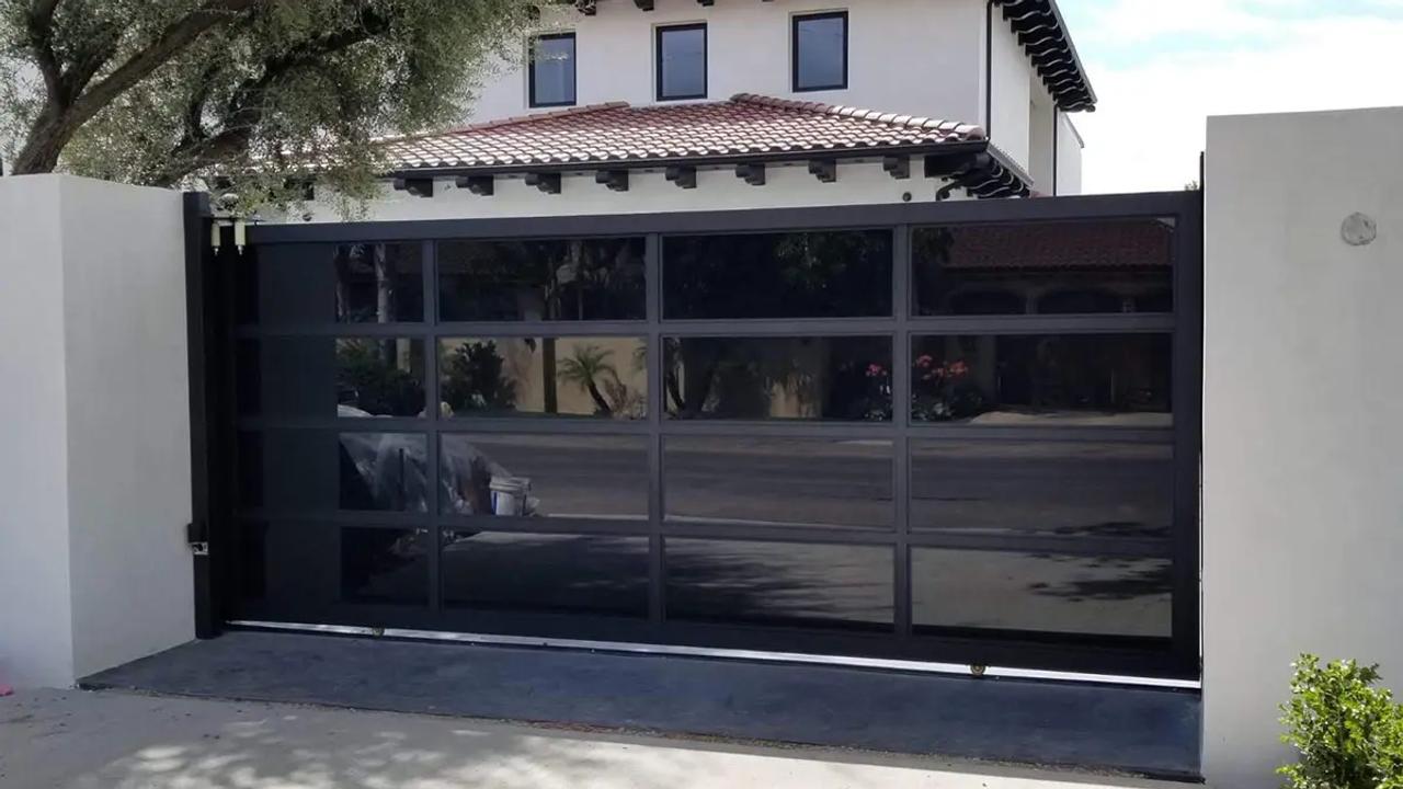 Replacing a Rusting Iron Gate With Aluminum in Anaheim