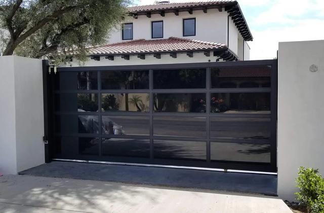 Replacing a Rusting Iron Gate With Aluminum in Anaheim