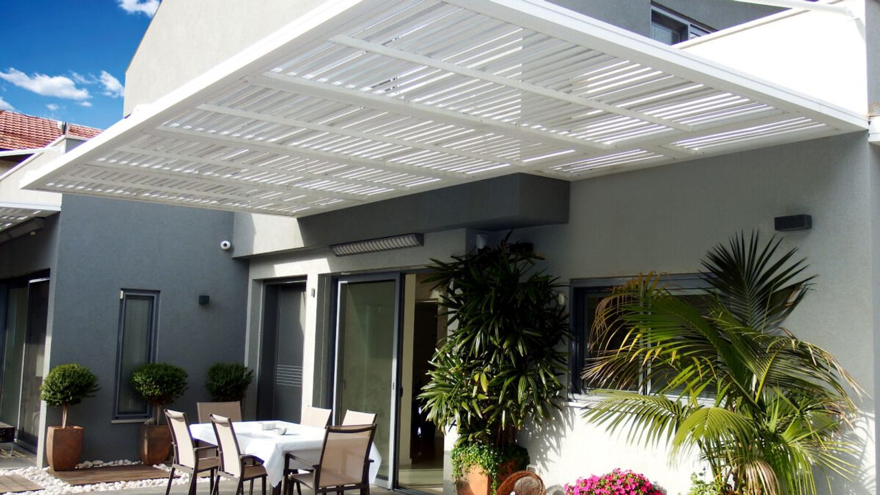 Unique Outdoor Elegance: Your Custom Pergola Awaits