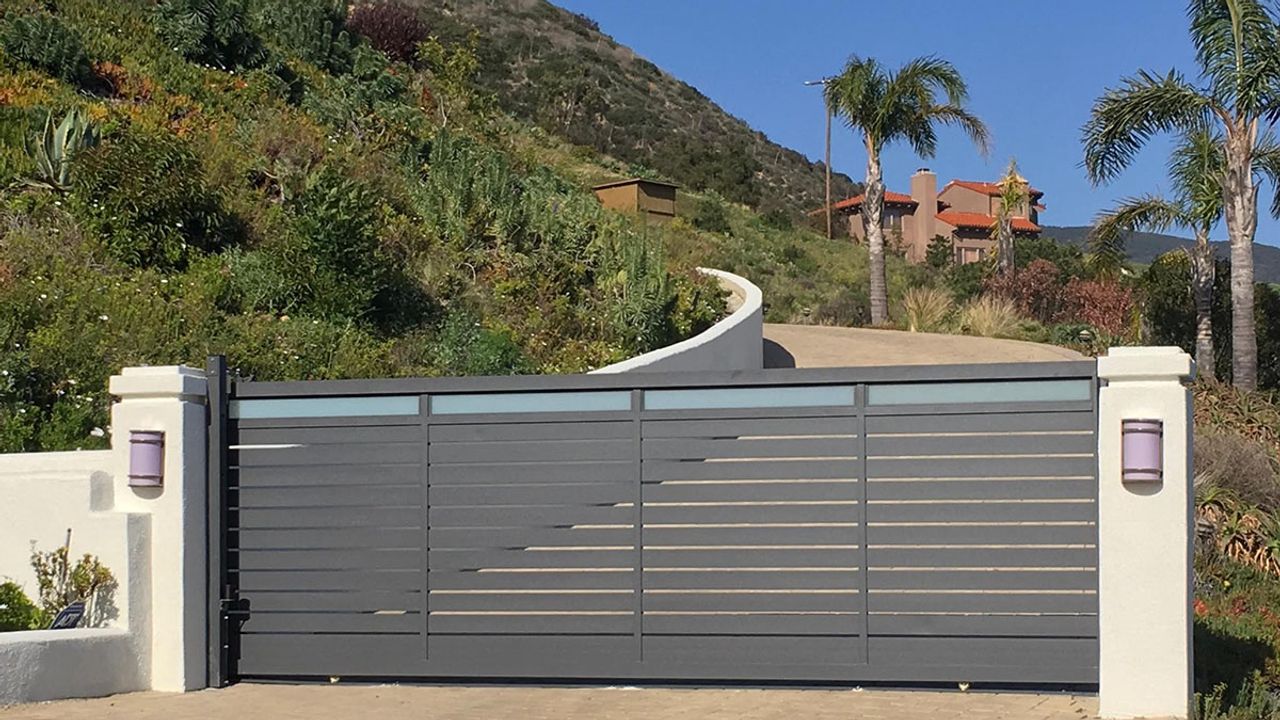 Beach Community Fences and Gates - Problems and Fixes - Be Prepared!