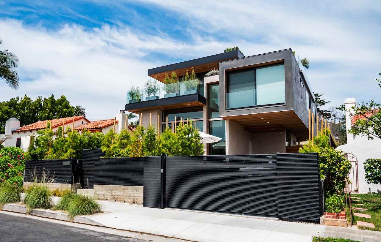 Gate and Fence Protects Los Angeles Homeowner and Family