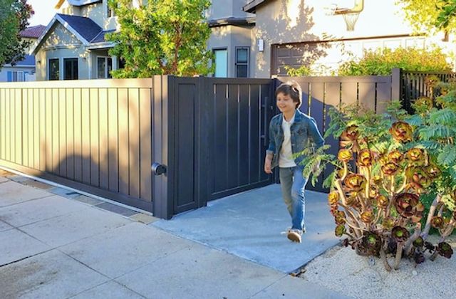 Studio City Aluminum Gate and Fence Project