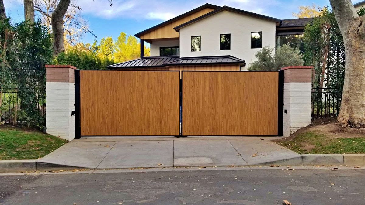 Aluminum vs. Wooden Driveway Gates: Which is Best for San Diego Homes?
