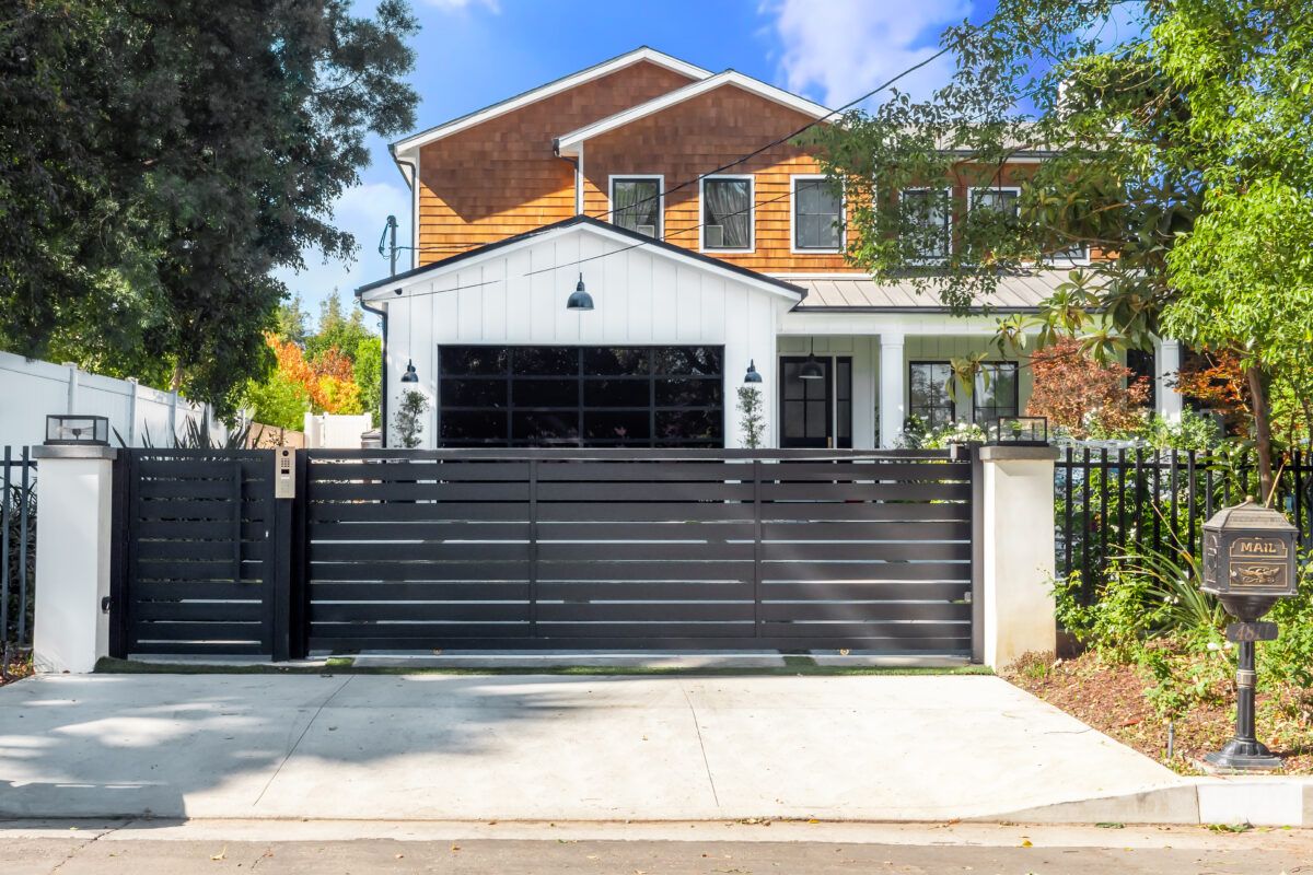 Gate Installation in Los Angeles