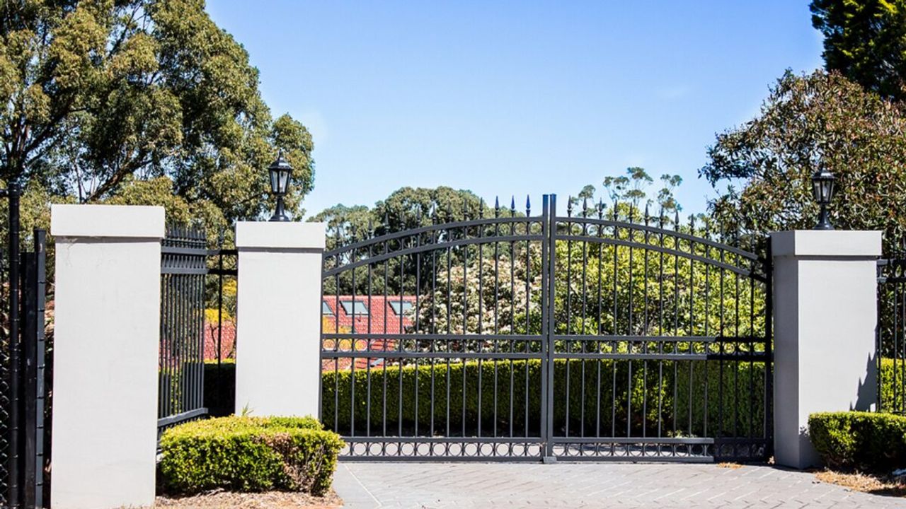 6 Reasons Your Property Needs Metal Driveway Gates