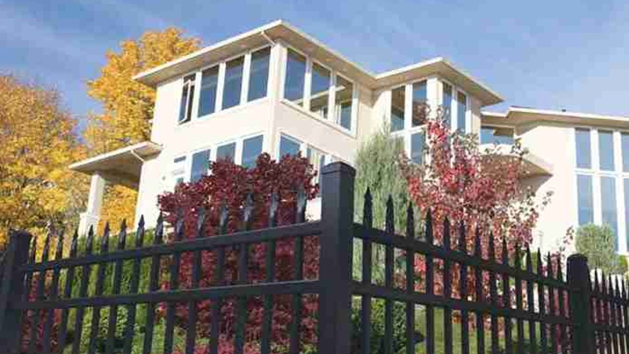 Ultra Traditional Fences