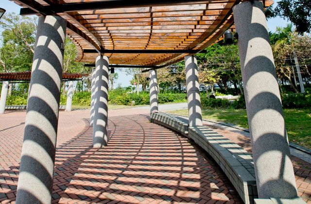 Los Angeles Homes and Businesses Can Benefit from a Shady Pergola