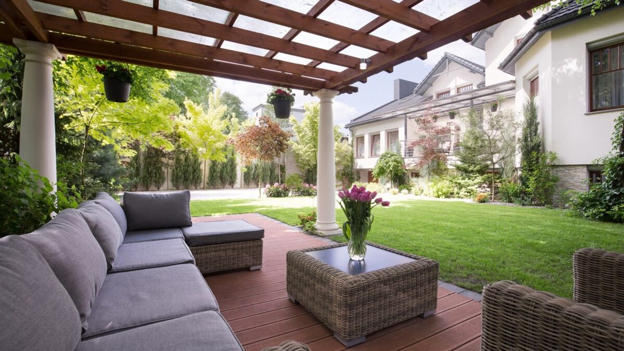 Why You Should Install an Aluminum Fence Around Your Property in California