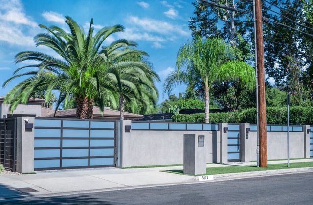 5 Ways a No Climb Security Fence Can Better Protect Your Home