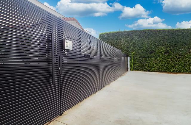 Aluminum vs. Wrought Iron Gates for San Diego Homes: Which is Best?