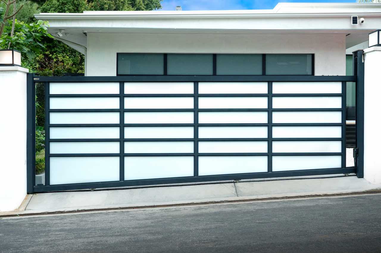 The Benefits of Installing an Aluminum Gate or Fence At Your Home in Los Angeles