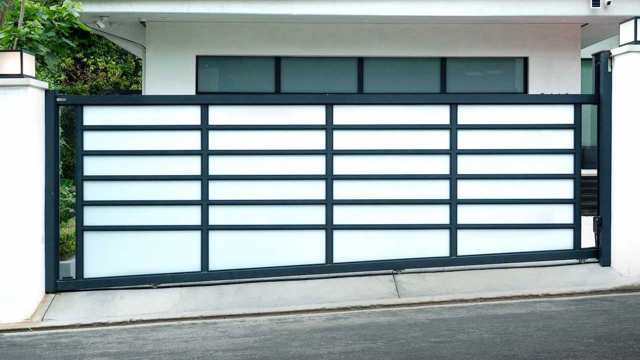 The Benefits of Installing an Aluminum Gate or Fence At Your Home in Los Angeles