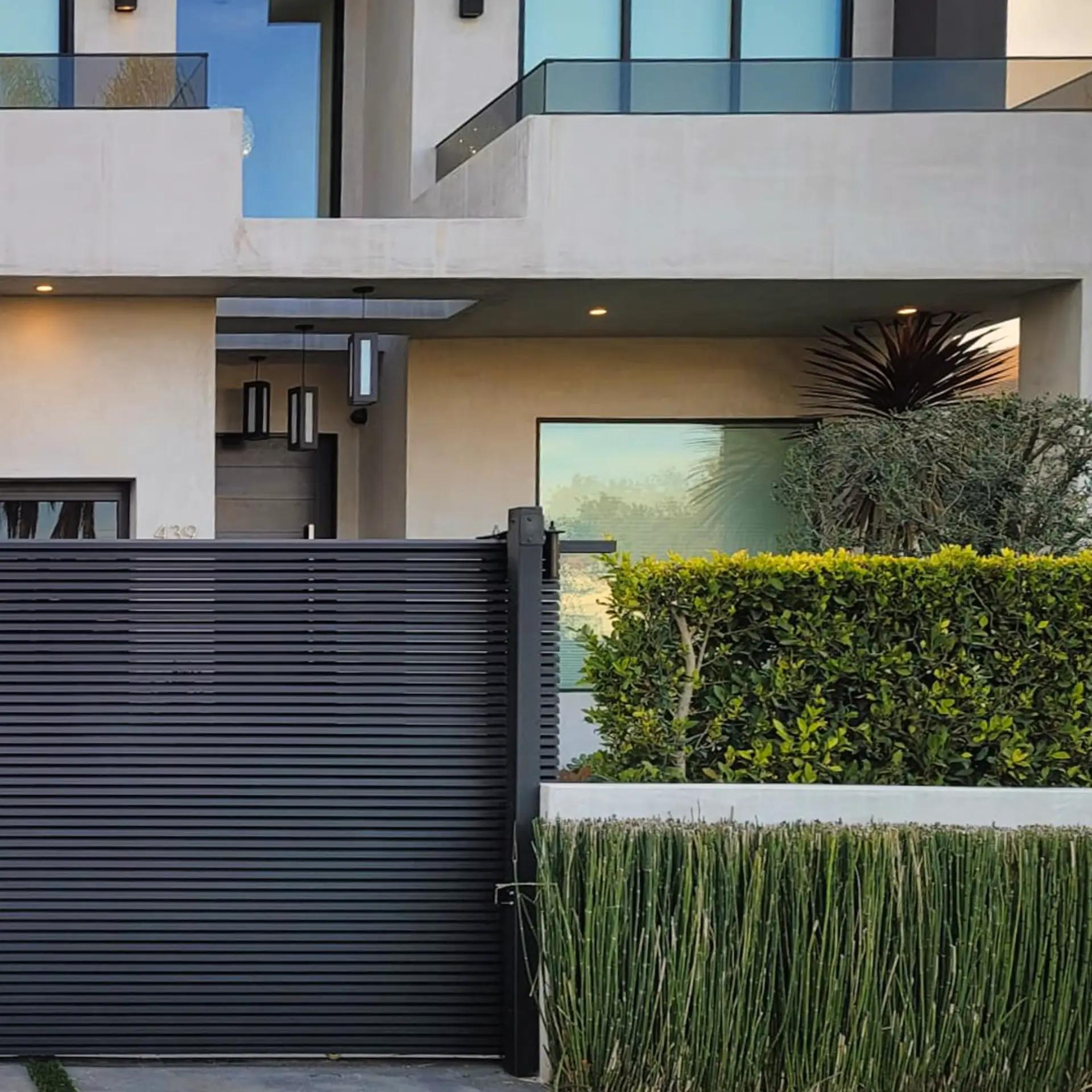 Aluminum Driveway Gates: The Ultimate in Style and Security!