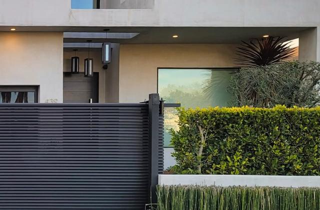 Aluminum Driveway Gates: The Ultimate in Style and Security!