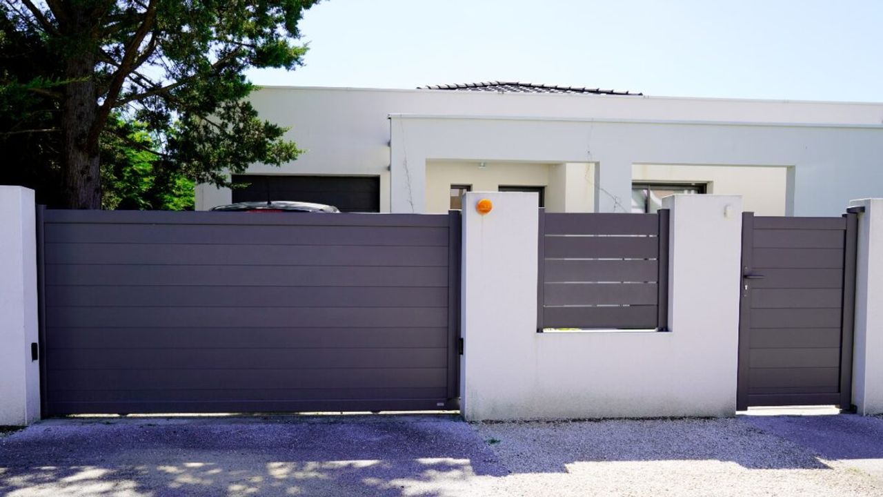 3 Advantages That Make Aluminum Privacy Fences Worth Considering