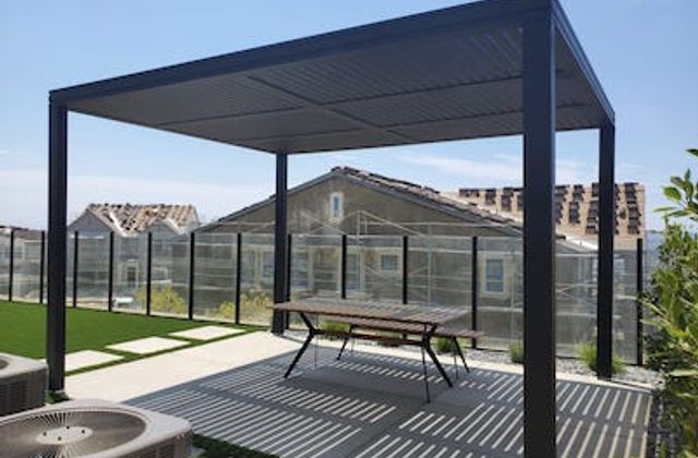 How Do Aluminum Pergolas Stand Up to San Diego's Wind and Extreme Heat?