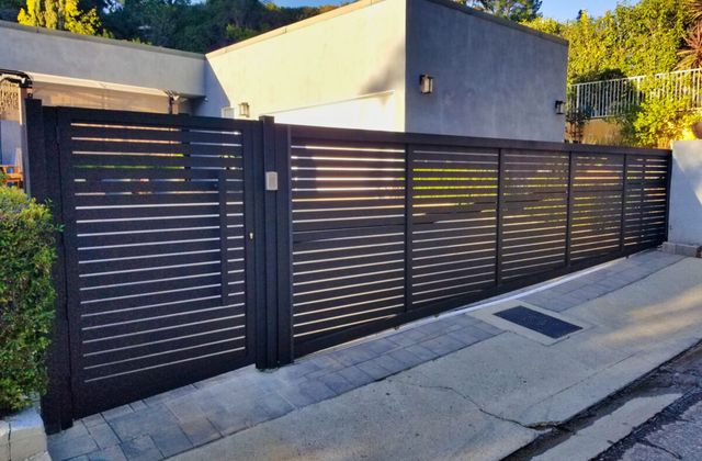 Top-Quality Aluminum Gates & Fences Raise Property Value
