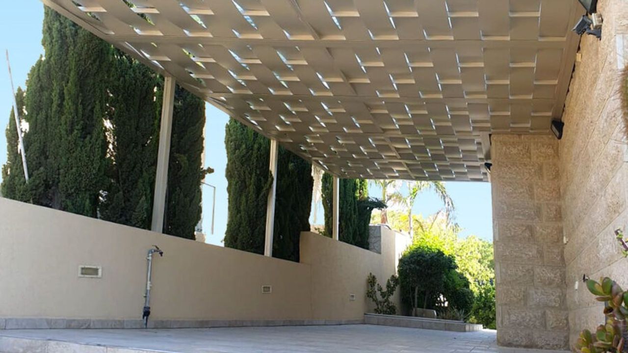 3 Reasons Why You Should Add a Modern Pergola to Your Back Yard