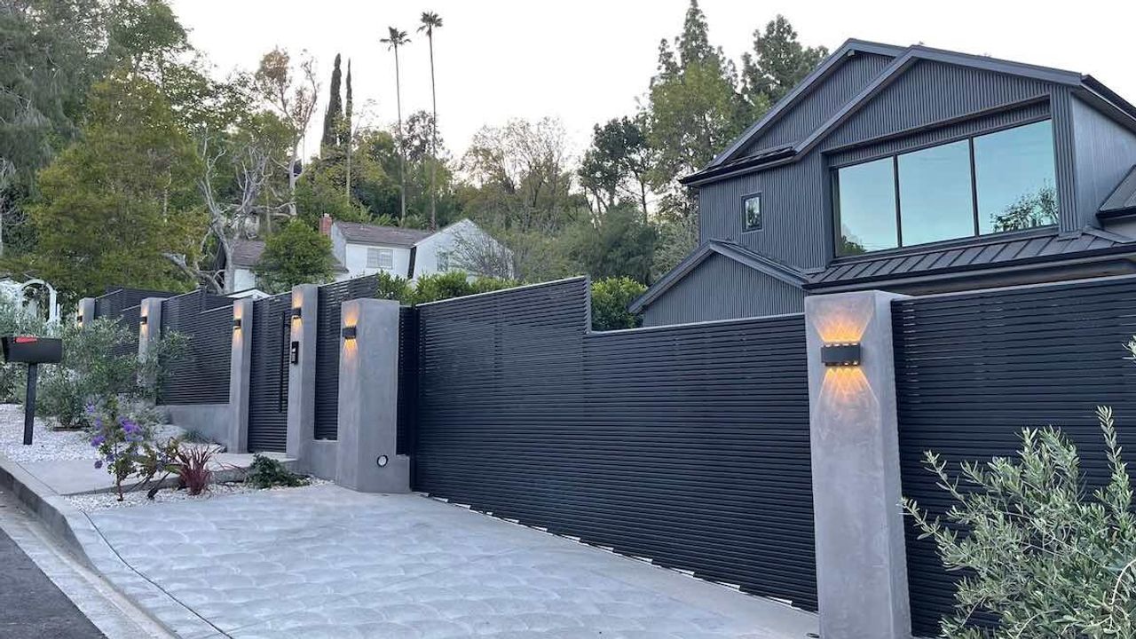 Motorized Aluminum Gate Cost in Los Angeles