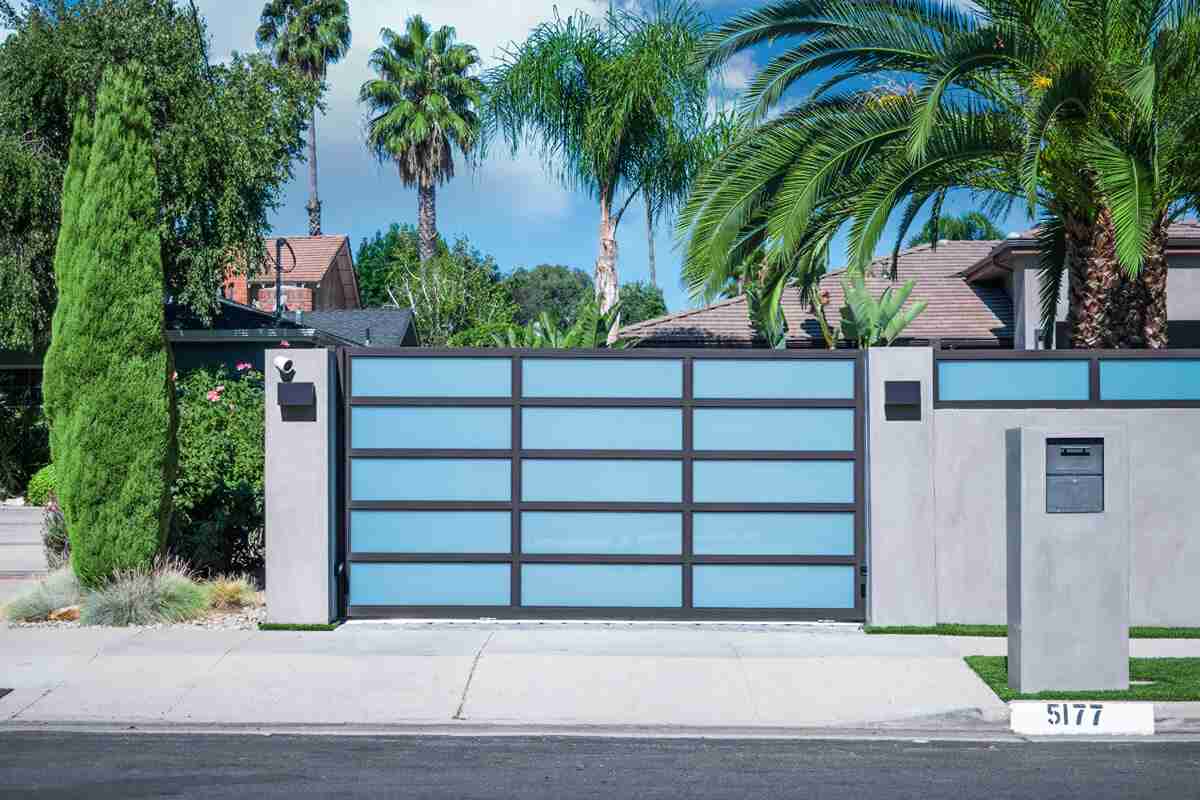 Making a Statement: Choosing the Right Gate for Your San Diego Home