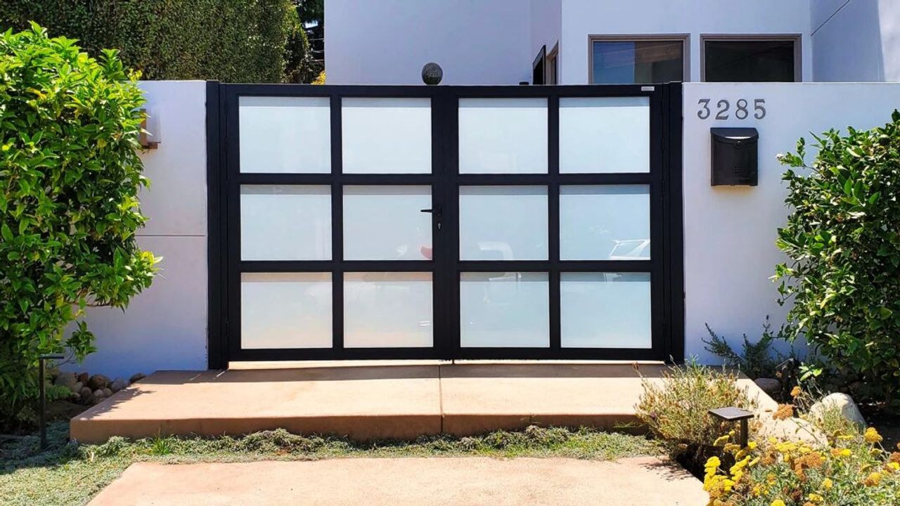 Locating Quality Fences and Gates made of Aluminum is Easy.