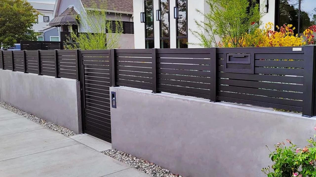 3 Advantages of Aluminum Privacy Fences That You Should Consider