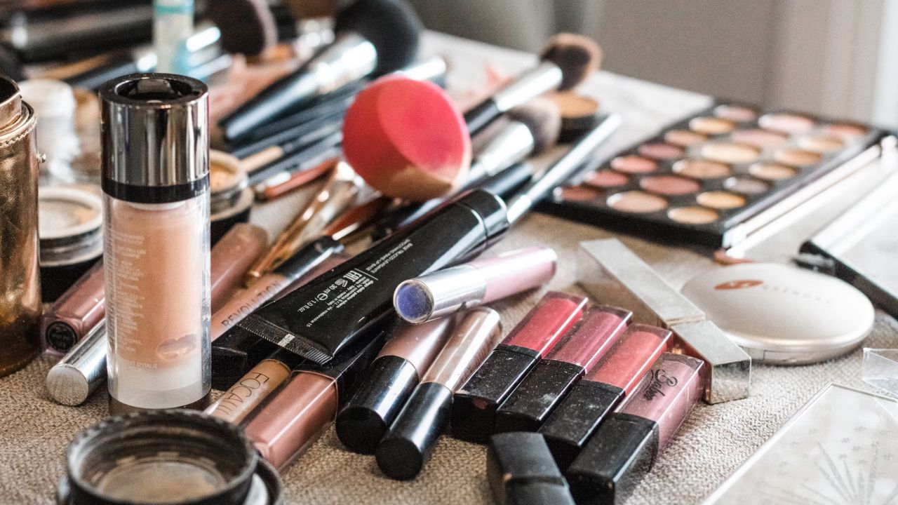 Produk Makeup yang Tahan Lama
