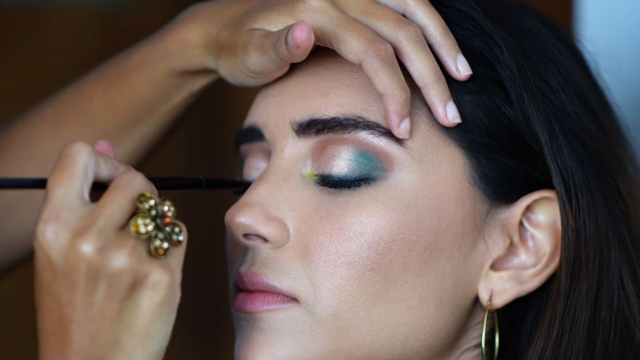 Sesuaikan dengan gaya makeup