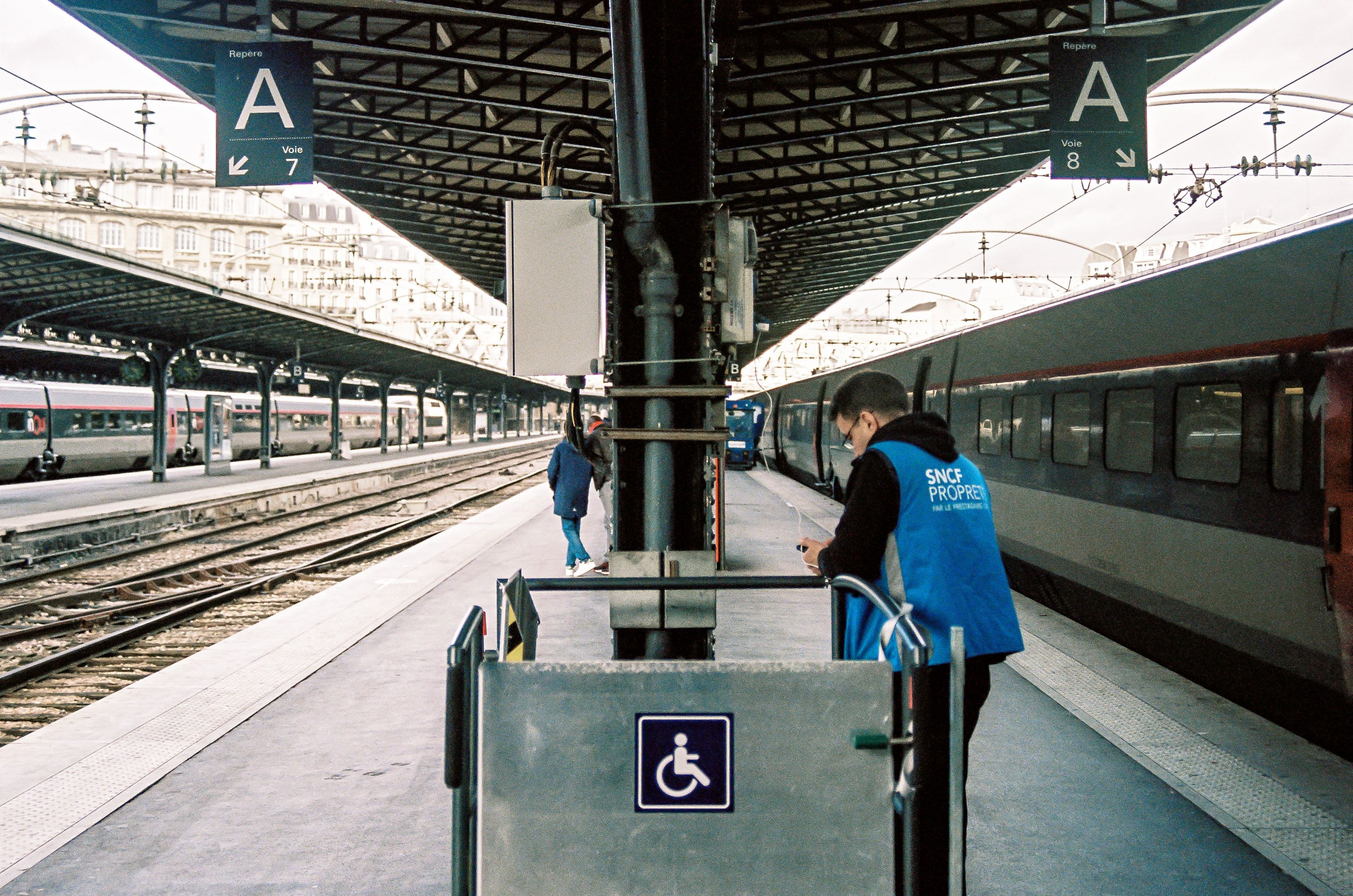 Дополнительных метров. Дублин поезда. Railway Security. France borders.