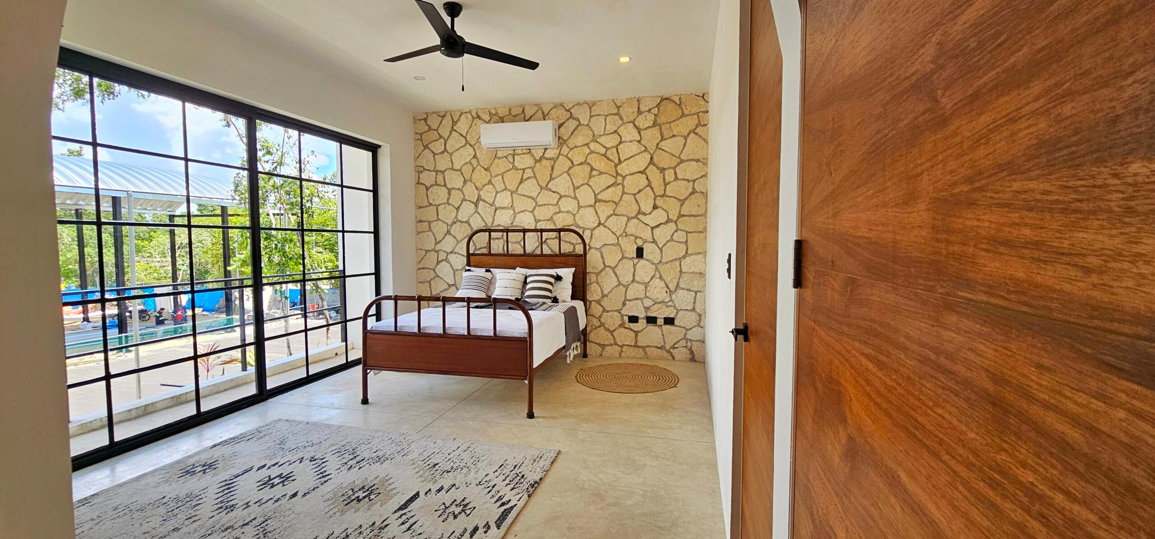 Cienfuegos | Modern Two-Level Townhouse — photo 20