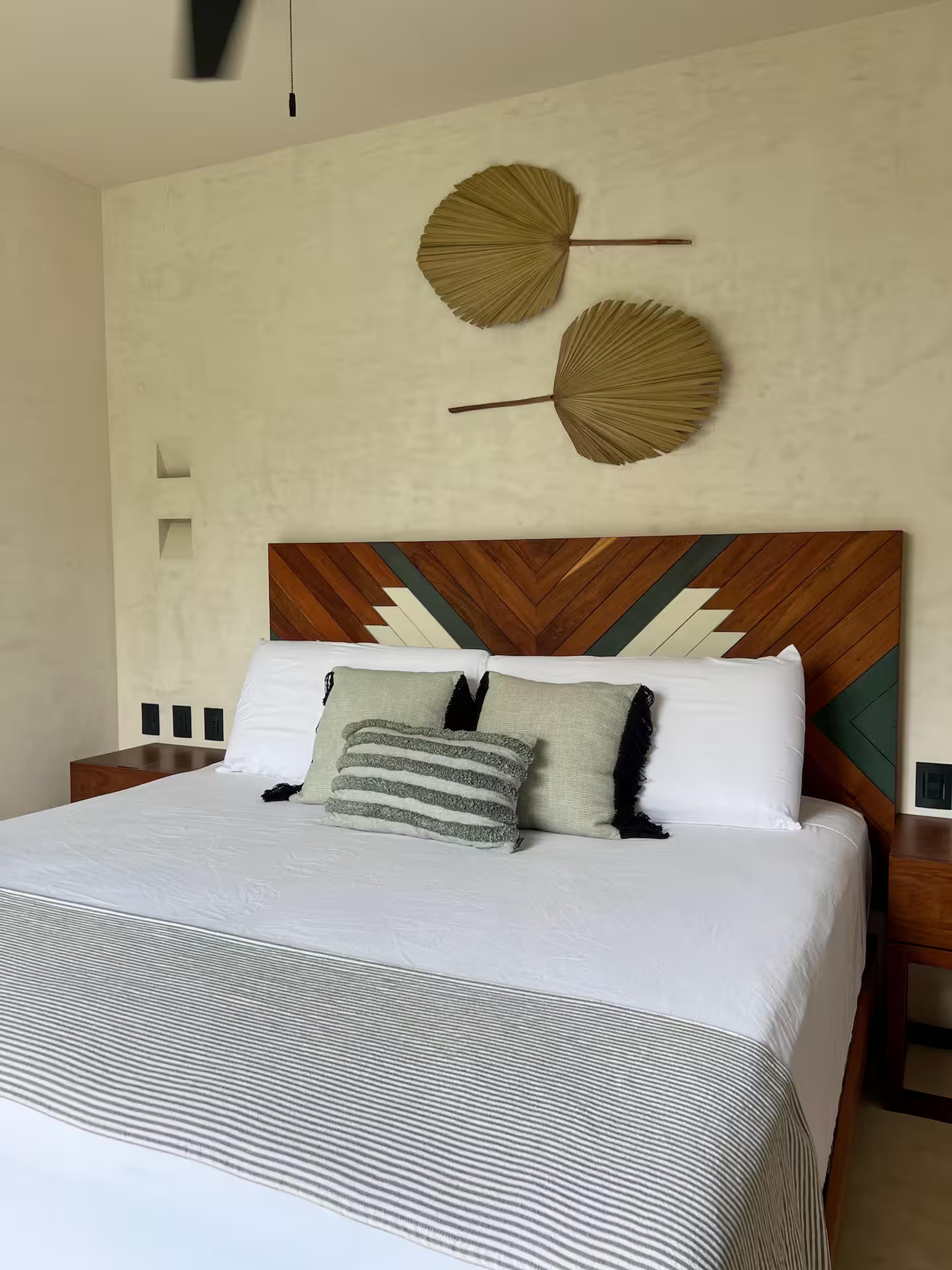Zambo | Penthouse: Incredible 2-Level 3-Bed Lock-Off with Private Pool — photo 20