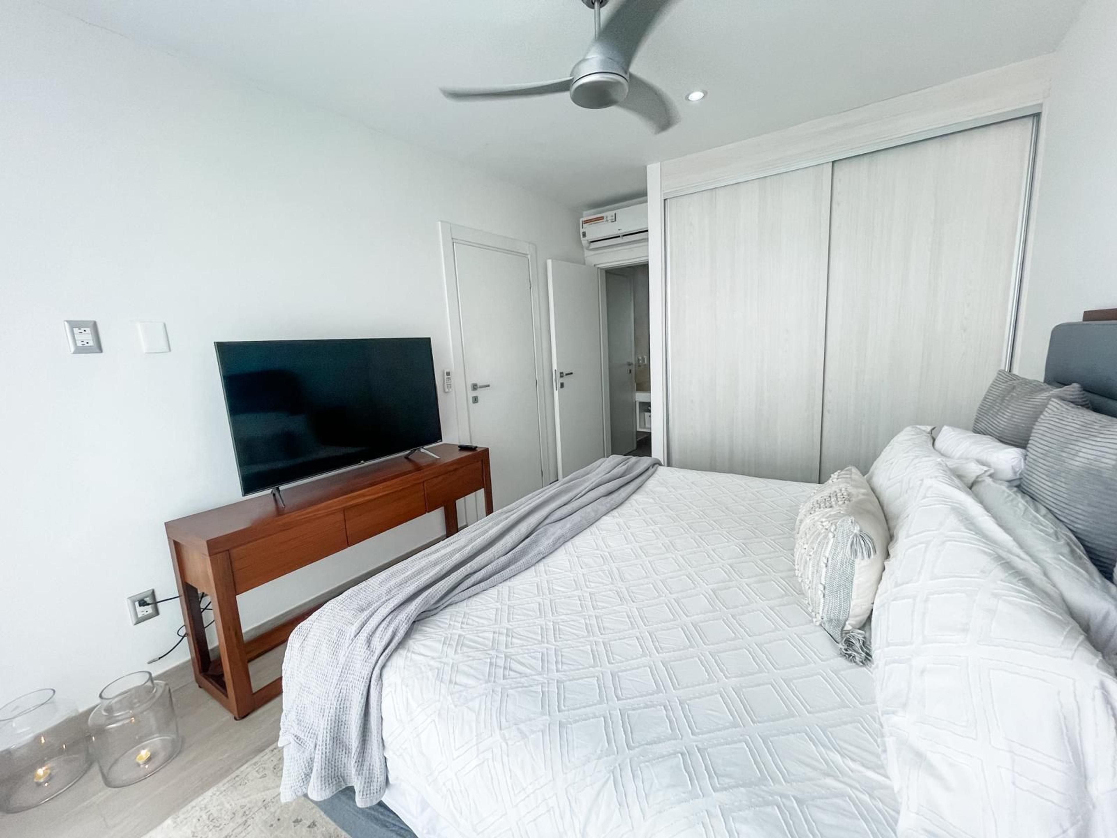 Moma 42 | Centrally Located 1-Bedroom in the Golden Zone — photo 19