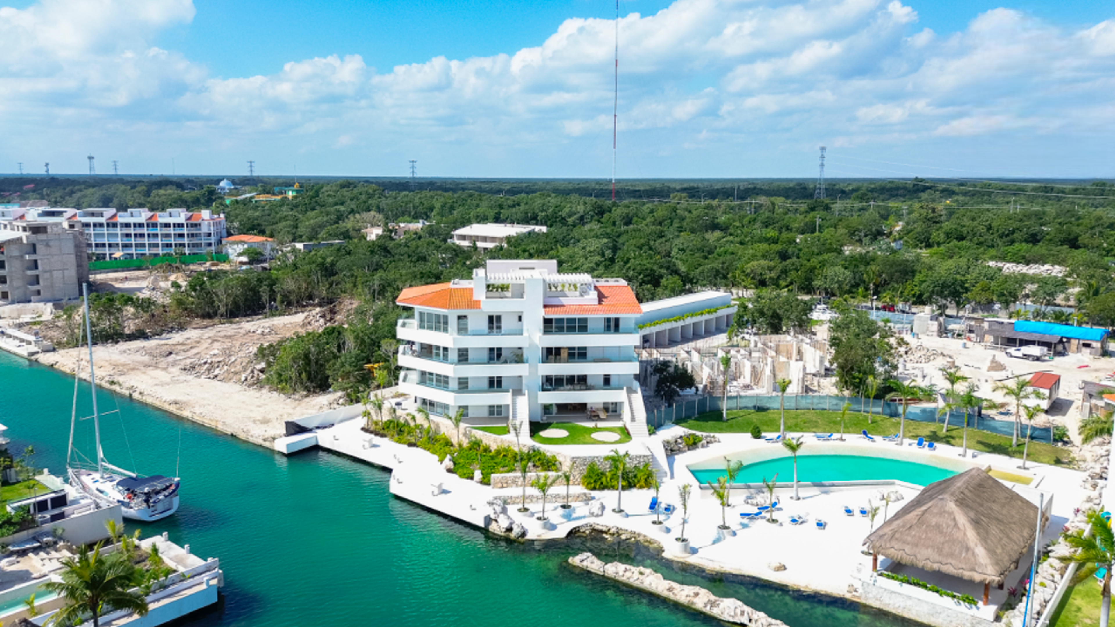 Luxury Marina-Front Living in Puerto Aventuras — photo 4