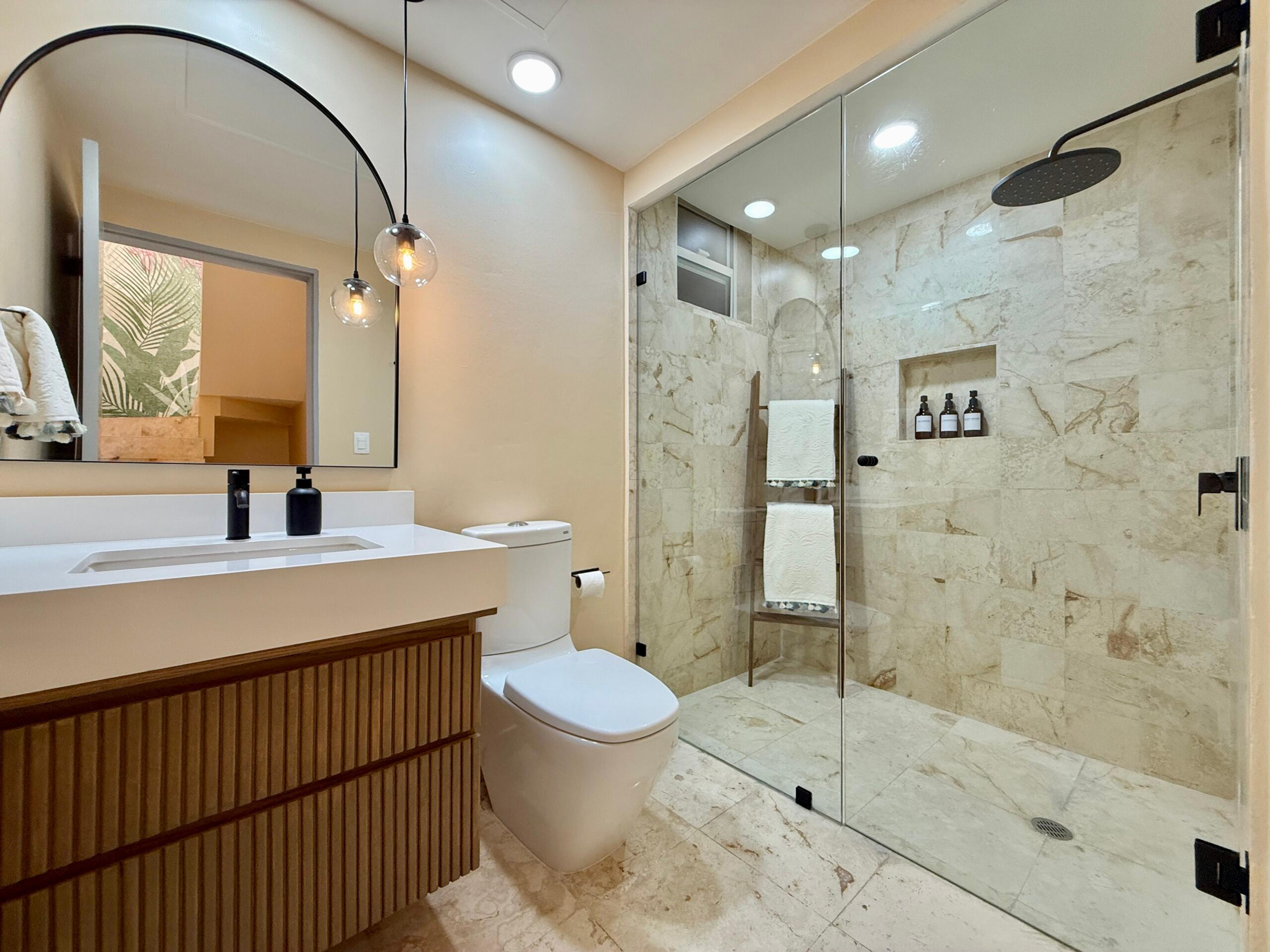 The Elements | Newly Remodeled 2 bedroom PH with Private Plunge Pool — photo 23