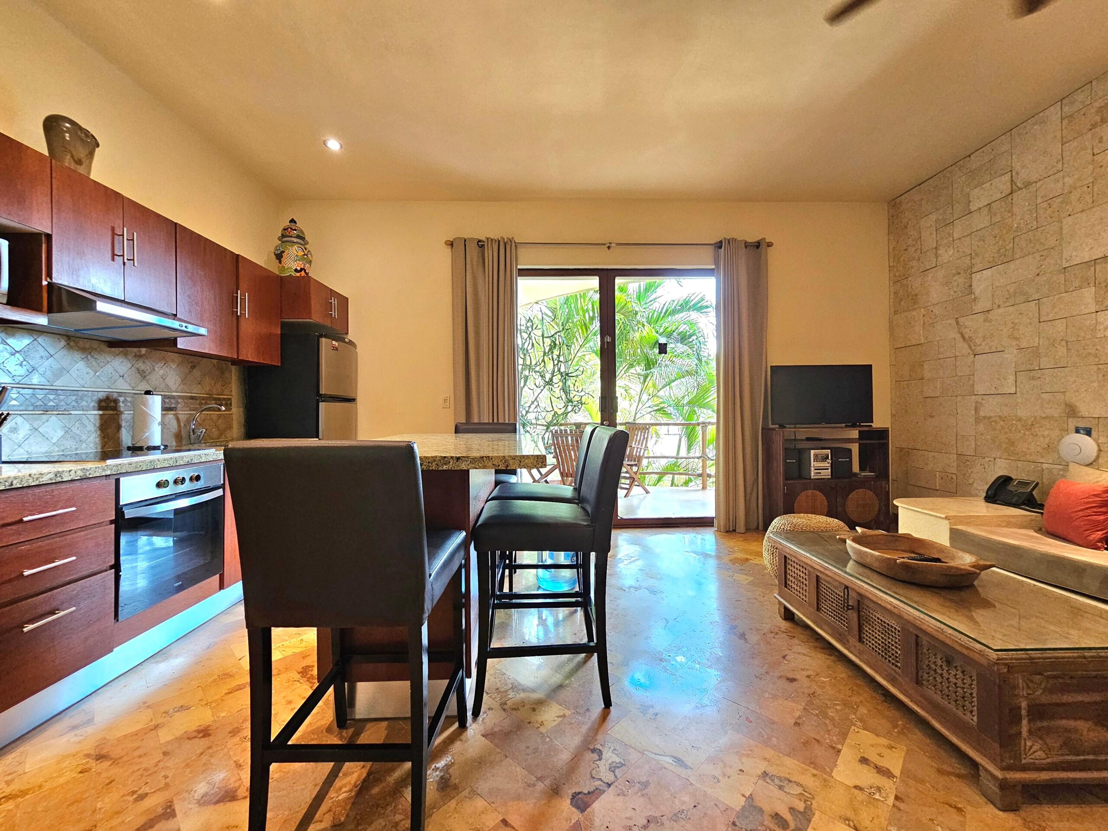 Porto Playa | Rustic 2-Bedroom Condo with Pool View — photo 13